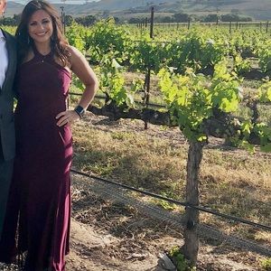 Gorgeous dress perfect for wine wedding guest!!